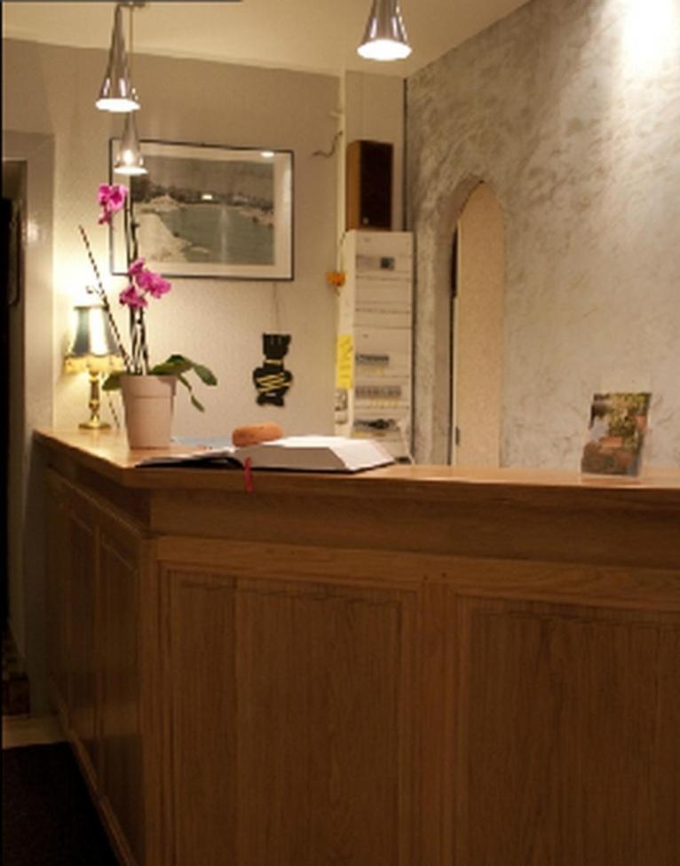 Logis Hotel Les Tilleuls Saint-Cirgues-de-Jordanne Eksteriør bilde