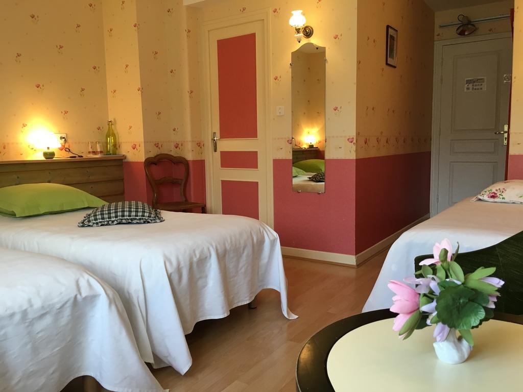 Logis Hotel Les Tilleuls Saint-Cirgues-de-Jordanne Eksteriør bilde