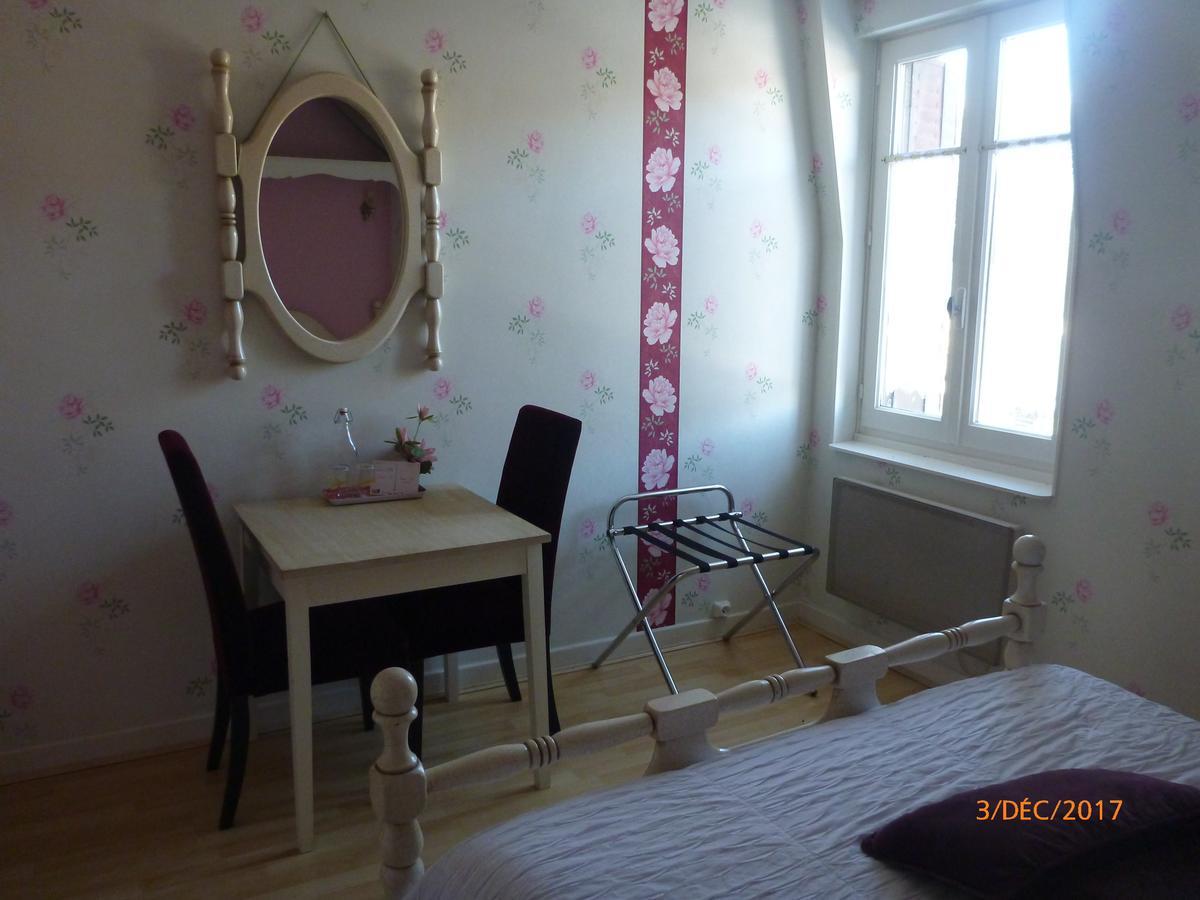 Logis Hotel Les Tilleuls Saint-Cirgues-de-Jordanne Eksteriør bilde