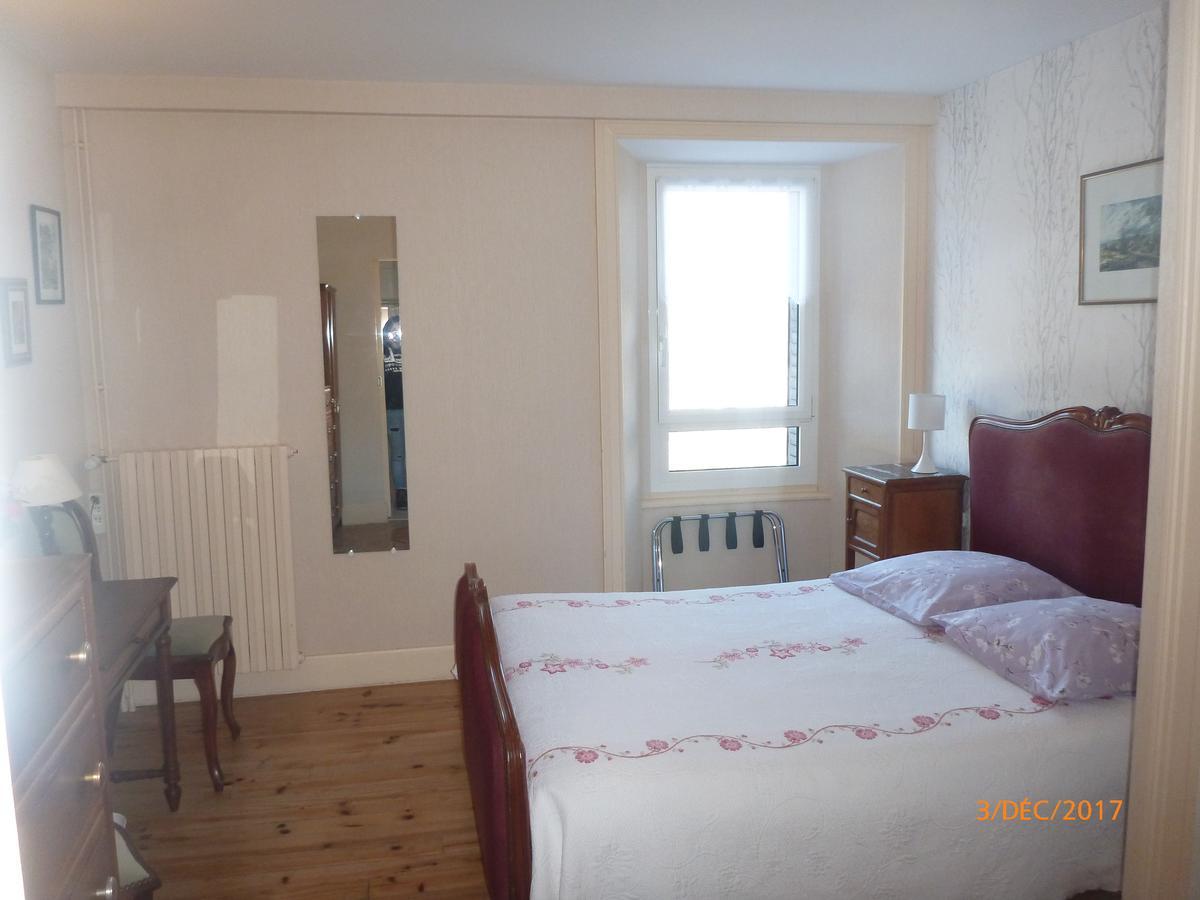 Logis Hotel Les Tilleuls Saint-Cirgues-de-Jordanne Eksteriør bilde