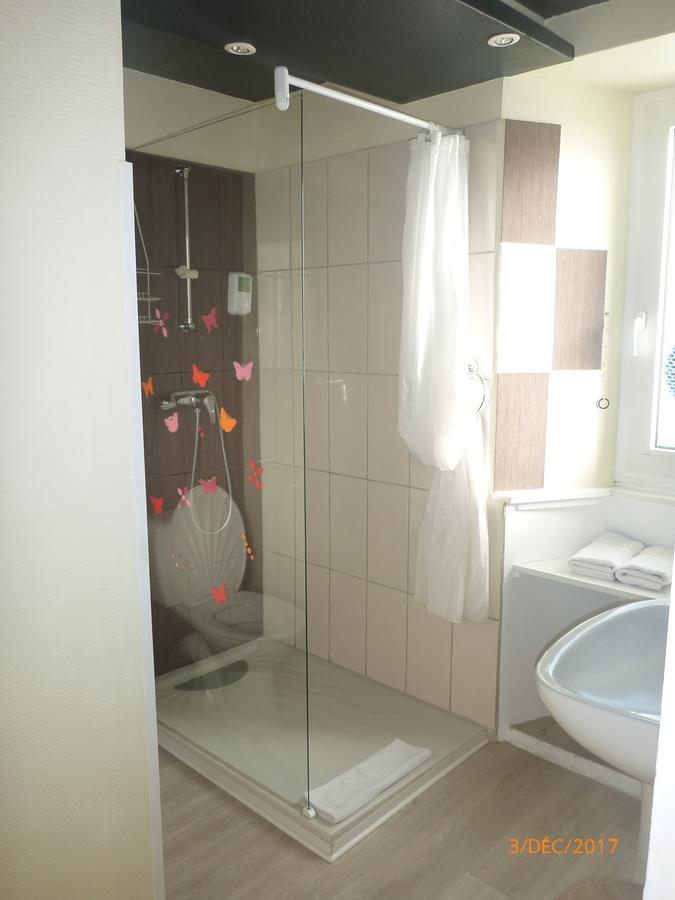 Logis Hotel Les Tilleuls Saint-Cirgues-de-Jordanne Eksteriør bilde
