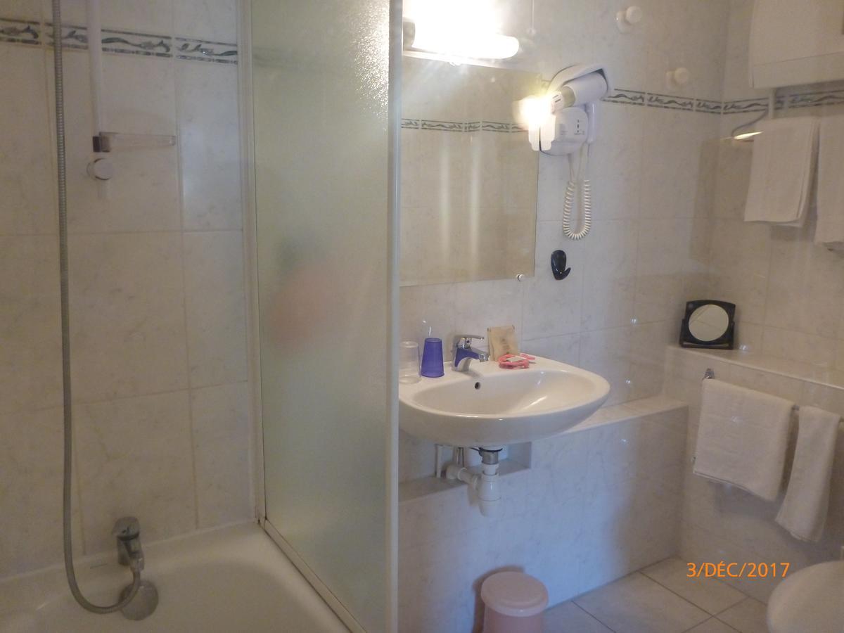 Logis Hotel Les Tilleuls Saint-Cirgues-de-Jordanne Eksteriør bilde