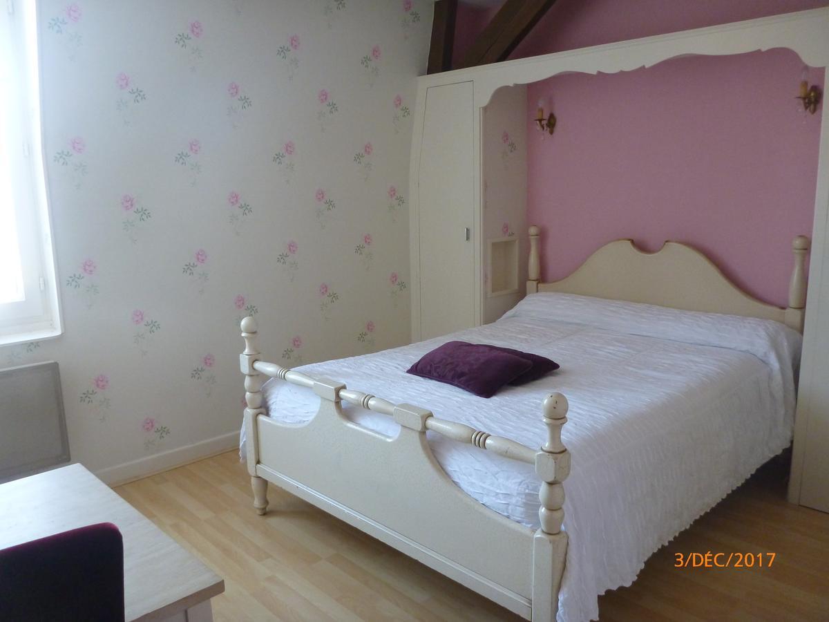 Logis Hotel Les Tilleuls Saint-Cirgues-de-Jordanne Eksteriør bilde