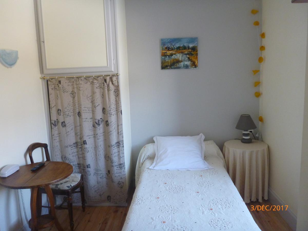 Logis Hotel Les Tilleuls Saint-Cirgues-de-Jordanne Eksteriør bilde