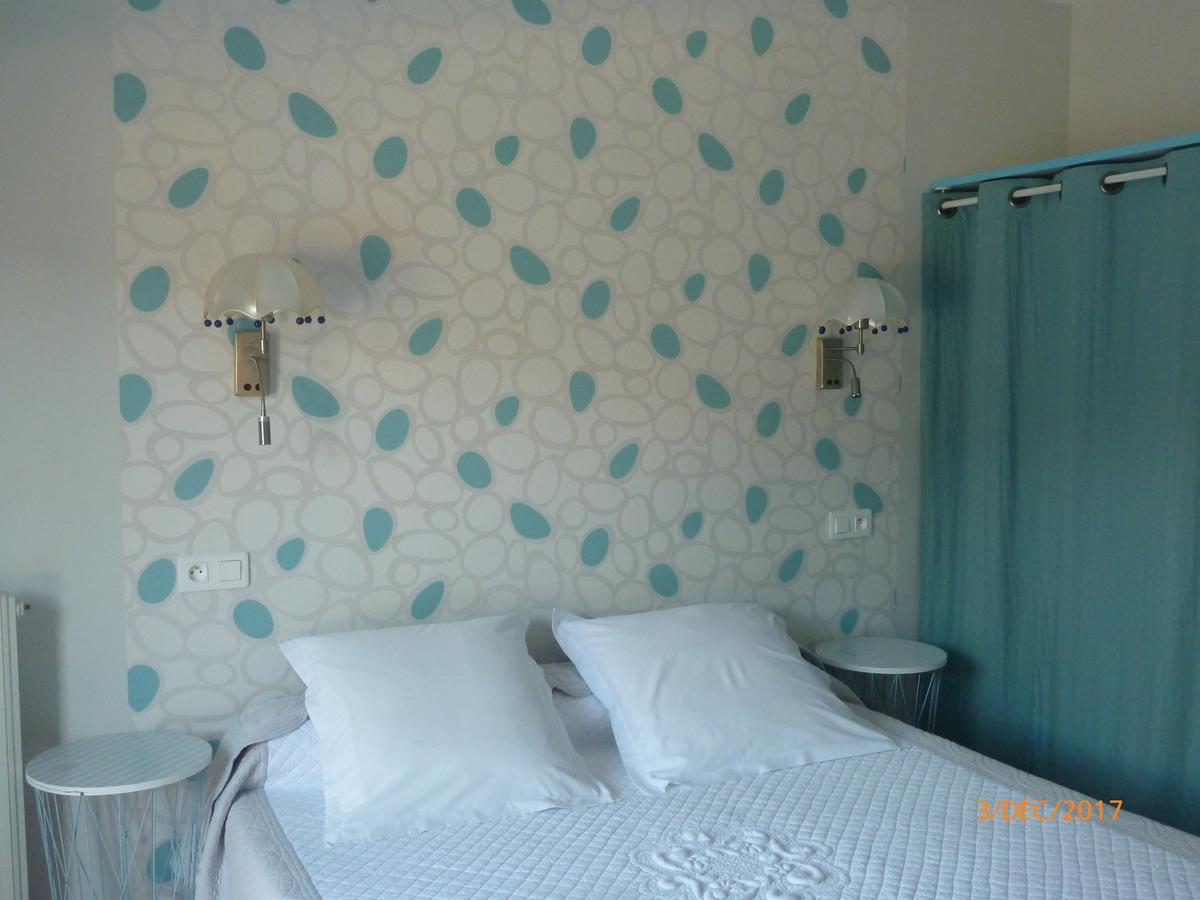 Logis Hotel Les Tilleuls Saint-Cirgues-de-Jordanne Eksteriør bilde