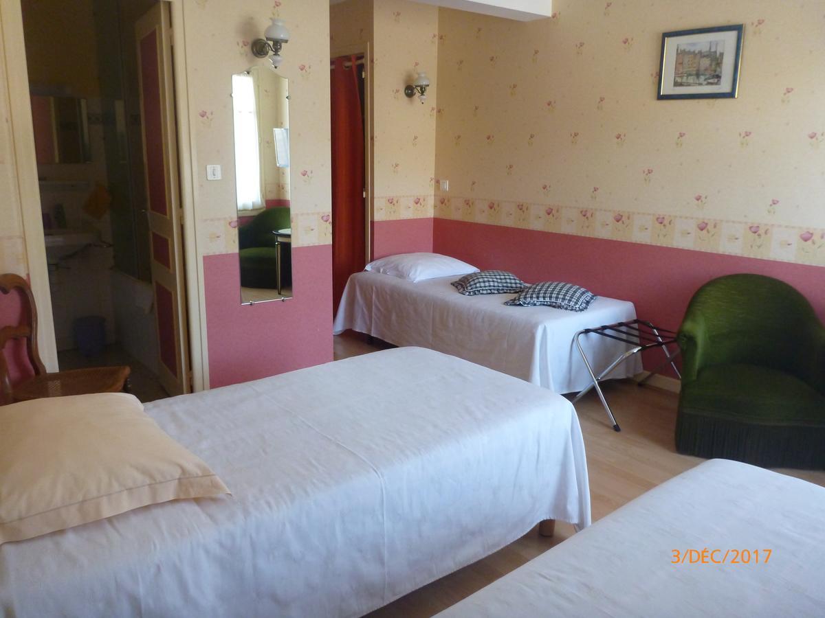 Logis Hotel Les Tilleuls Saint-Cirgues-de-Jordanne Eksteriør bilde