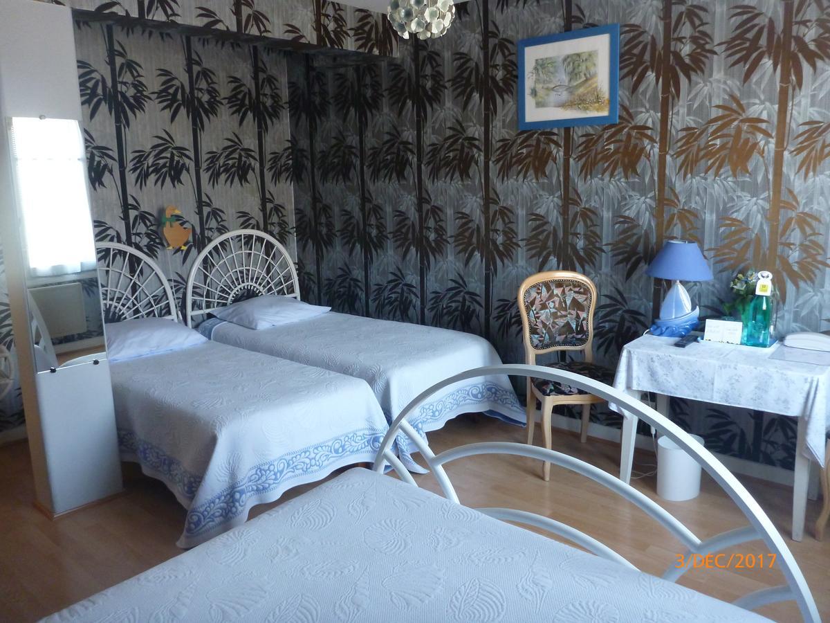 Logis Hotel Les Tilleuls Saint-Cirgues-de-Jordanne Eksteriør bilde