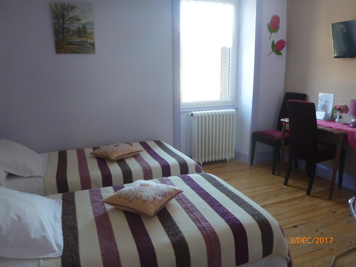 Logis Hotel Les Tilleuls Saint-Cirgues-de-Jordanne Eksteriør bilde