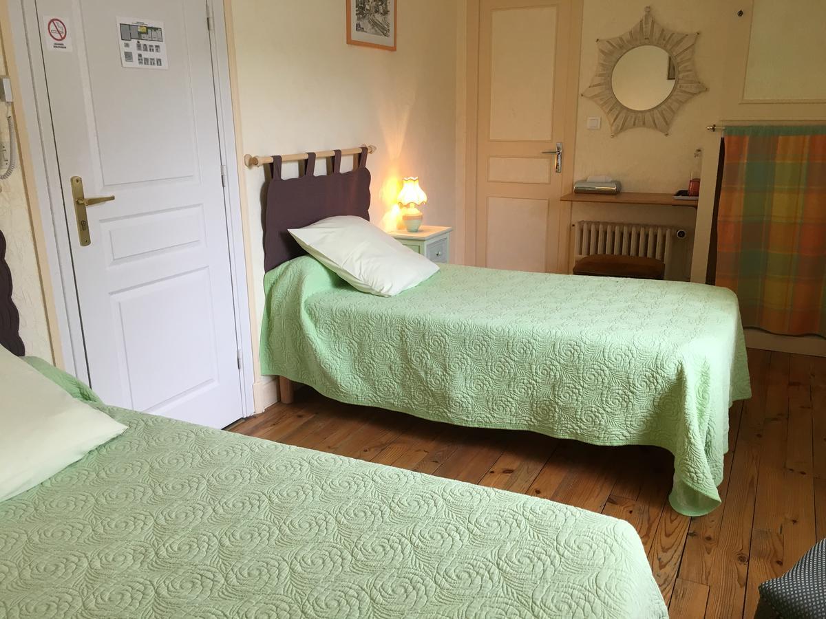 Logis Hotel Les Tilleuls Saint-Cirgues-de-Jordanne Eksteriør bilde